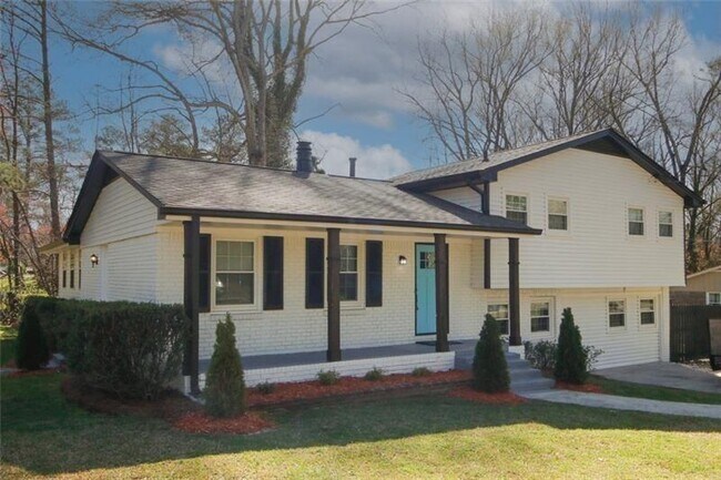 Building Photo - 1616 W Kellogg Cir