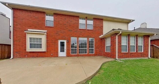 Building Photo - Charming 4-Bedroom Home with Modern Comforts & Spacious Living