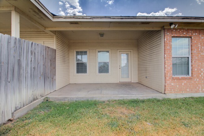 Building Photo - Surrey Ridge Duplex