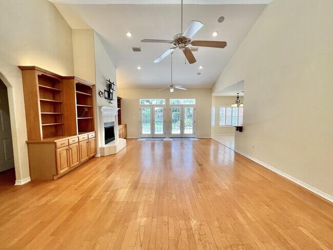 Building Photo - 6478 Avenida De Galvez