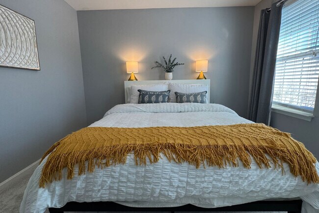 Building Photo - 9414 Grant Ave