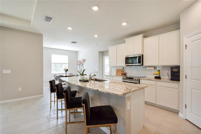 Building Photo - 16926 Harvest Moon Way
