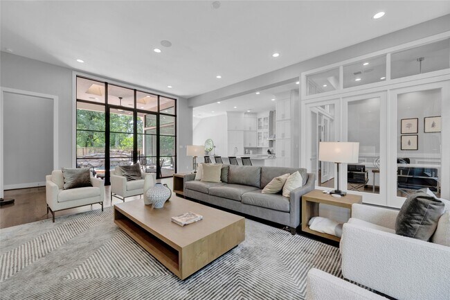 Building Photo - 19 Acorn Cluster Ct