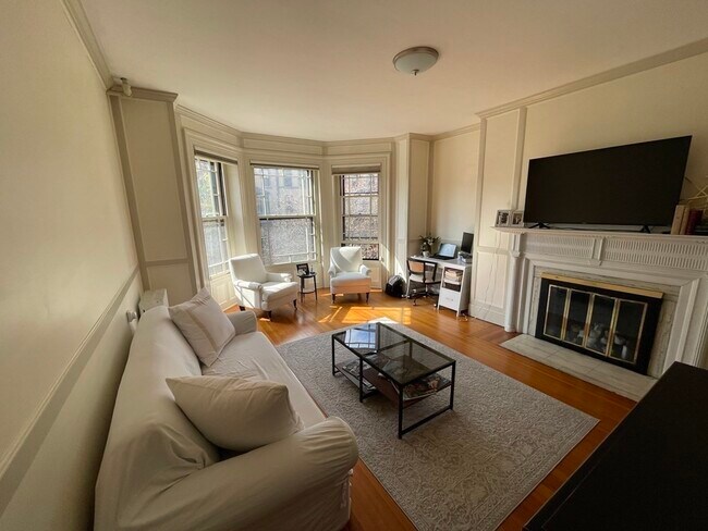 Building Photo - 244 Beacon St