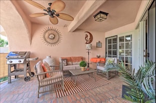 Building Photo - 500 E Amado Rd