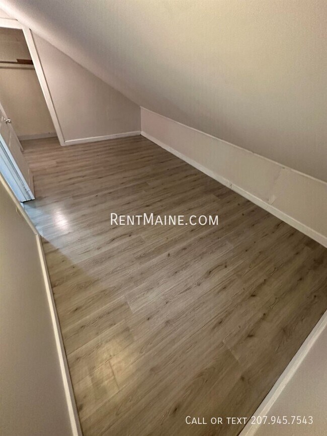 Building Photo - 171 Riverside Dr