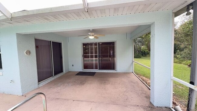 Building Photo - Open floor plan pool home