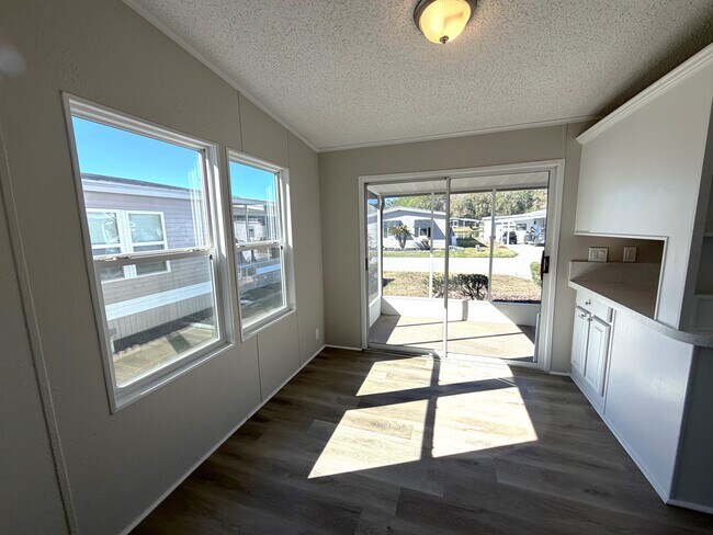 Building Photo - 2035 Red Cedar Dr