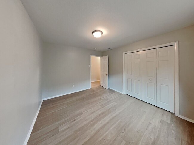 Building Photo - Newly Renovated 3BR/2BA Home in Dallas