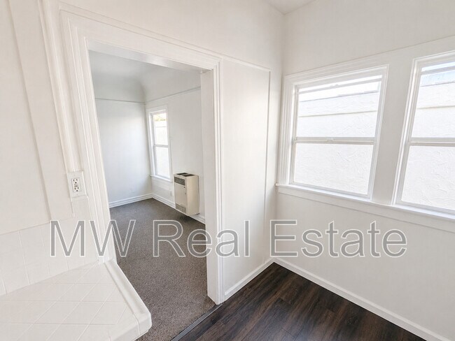 Building Photo - 4017 W 28th St