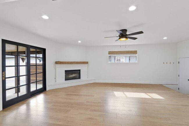 Building Photo - 3 bed 2 bath remodeled home features rustic charm blended with contemporary elegance