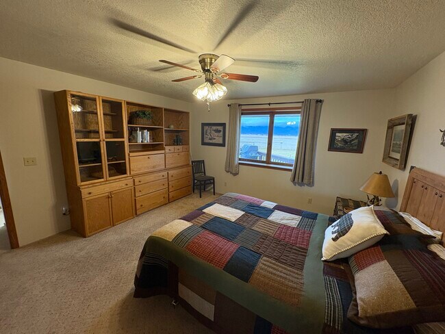 Building Photo - 391 N Somers Rd