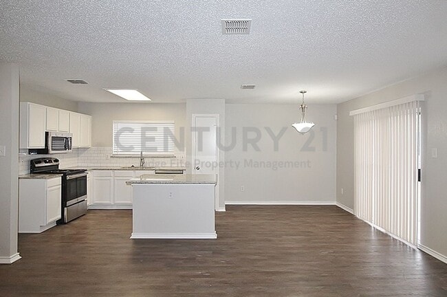 Building Photo - Beautiful 3/2/2 in Cedar Hill For Rent!