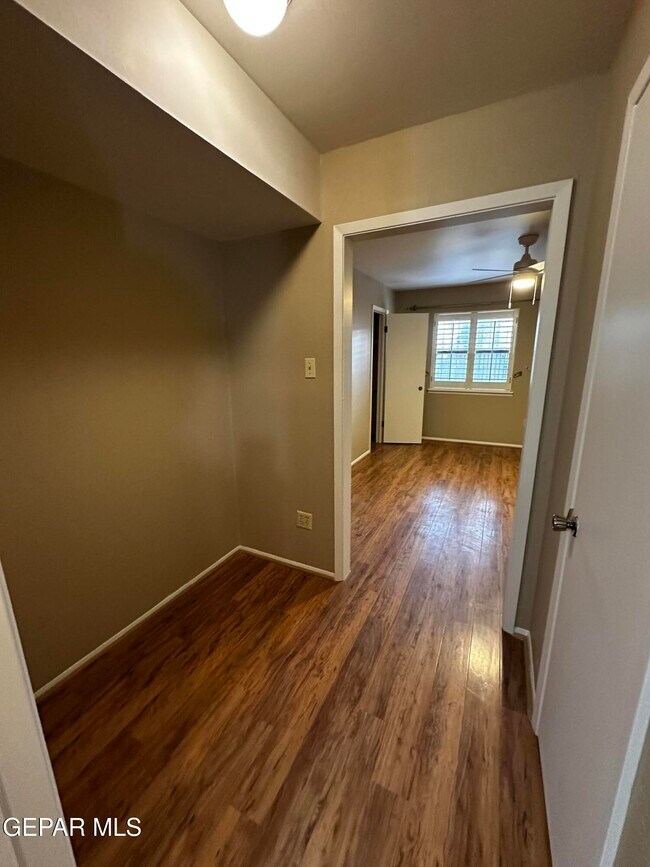 Building Photo - 4800 N Stanton St