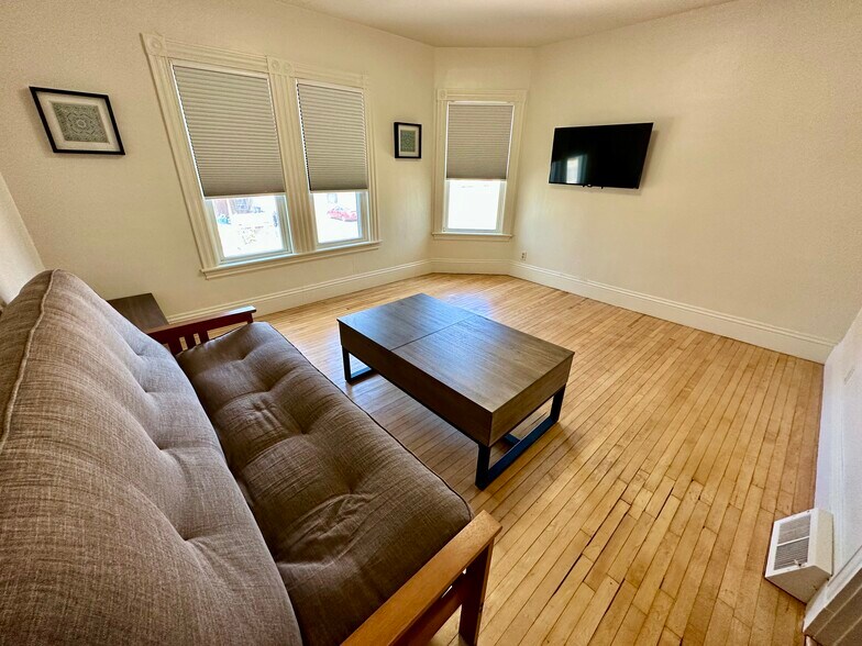 Primary Photo - 40 Silver St