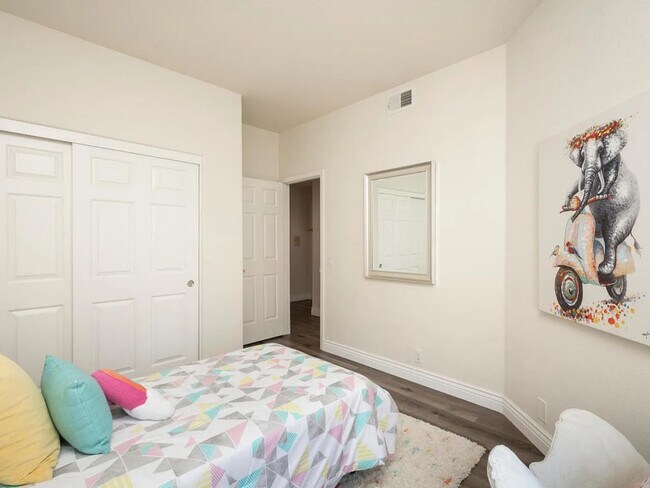 Building Photo - 440 Navaro Pl