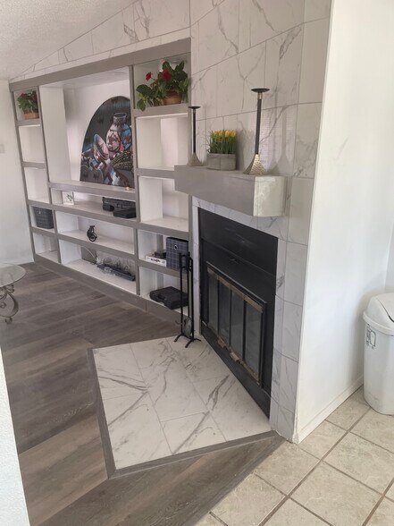 Livingroom - 232 E Mallard Cir