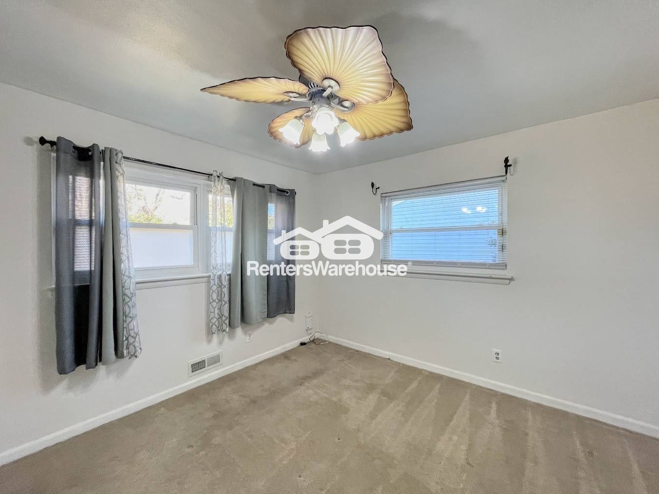 Building Photo - 5801 Townley Ave