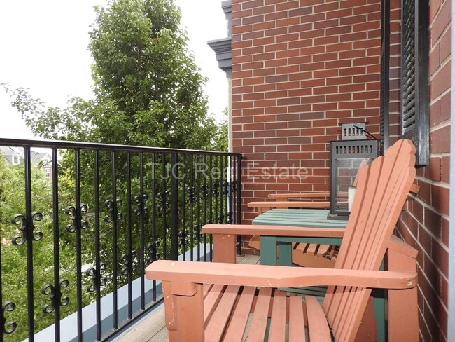 Building Photo - Central Park Home For Rent! Corner Unit!