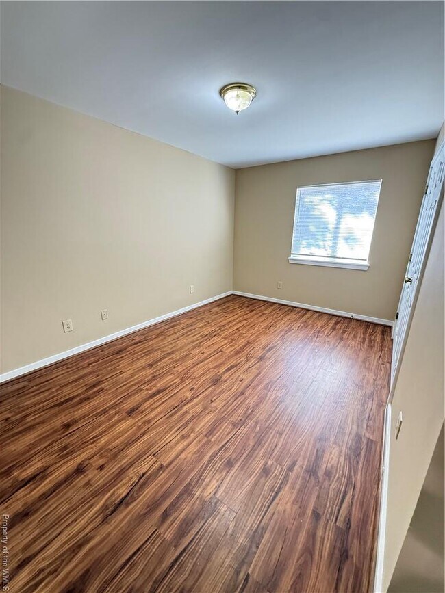 Building Photo - 105 Lake Powell Rd