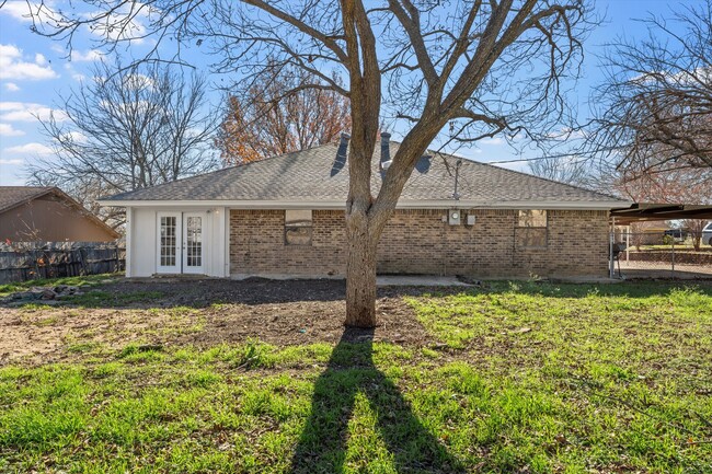 Building Photo - 3/ Midway ISD