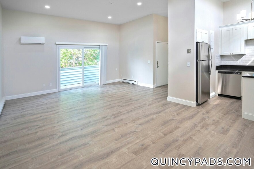 Building Photo - 63 Presidential Dr