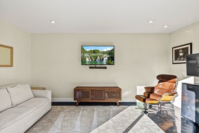 Building Photo - 37 Portola Ave