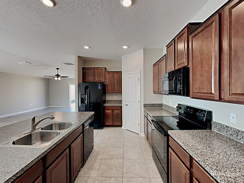 Building Photo - 209 Archcliffe Point Pl