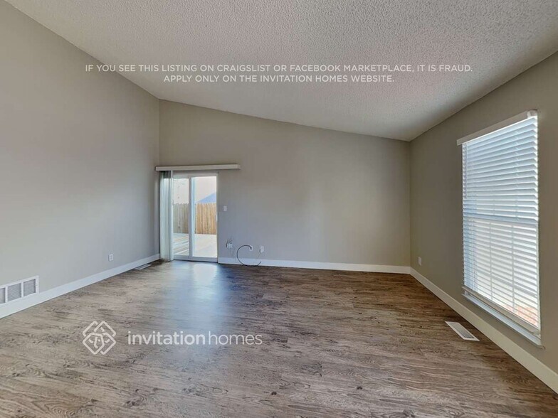 Building Photo - 19857 E Cornell Ave