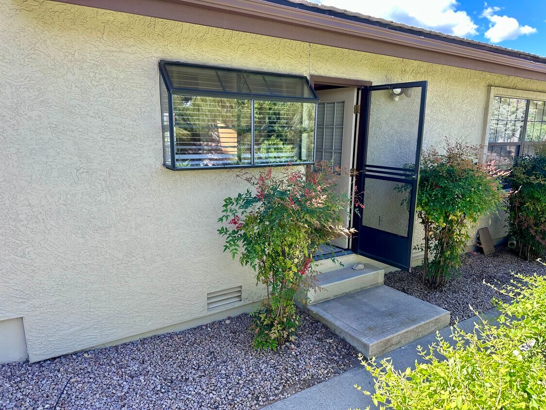 Building Photo - 11456 N Fairway Dr