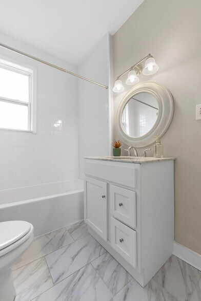 New bath! - 9408 Echo Ln