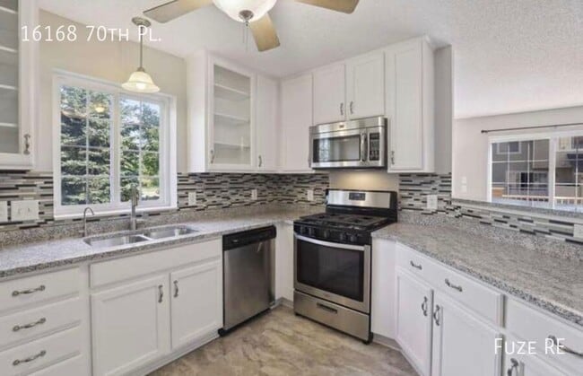 Building Photo - 16168 70th Pl N