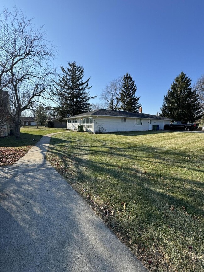 Building Photo - 601 Kenny Ln