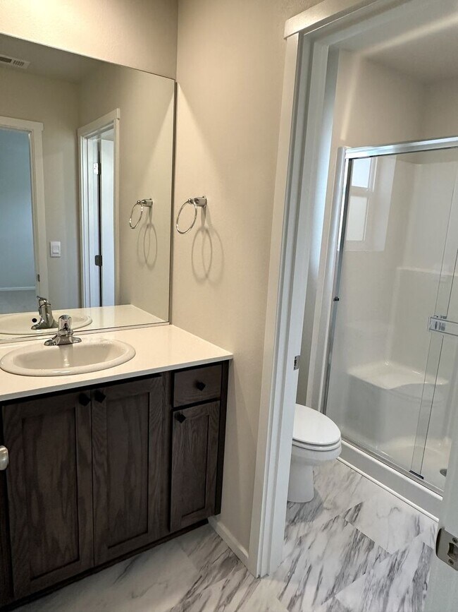 Building Photo - Brand new Kennewick home for lease!