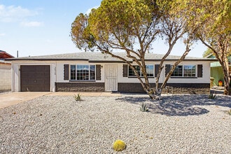 Building Photo - 2526 W Orchid Ln