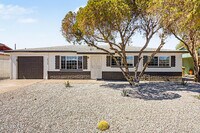 Building Photo - 2526 W Orchid Ln