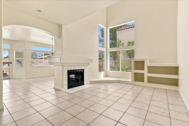 Building Photo - 2576 Silver Shadow Dr