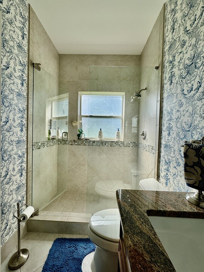 Building Photo - 8082 Aberdeen Dr