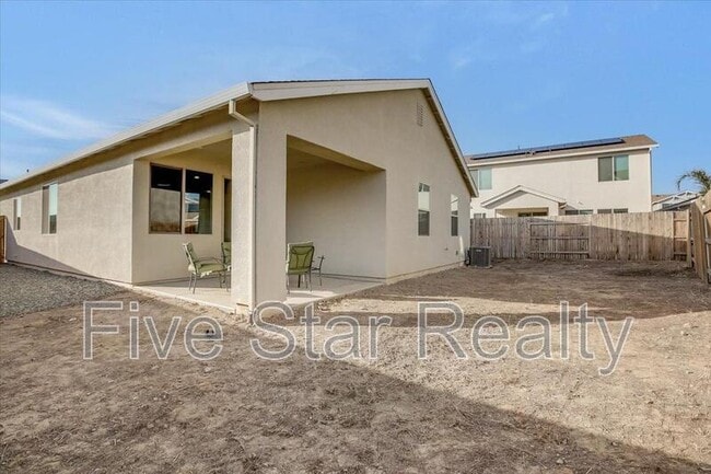 Building Photo - 2203 Woodlet St