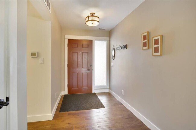 Building Photo - 808 Buckeye St