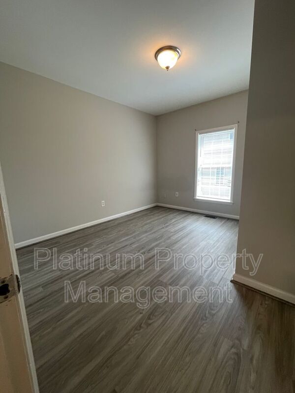 Building Photo - 48 Weyman Ave SW