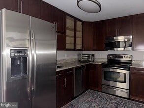 Building Photo - 157 Fleet St