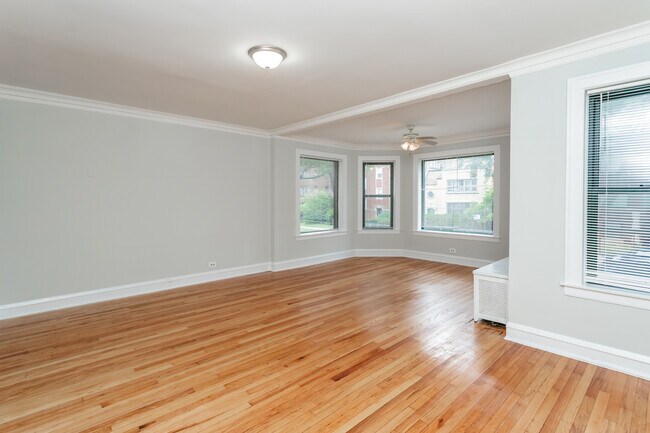 Building Photo - 6909 S Paxton Ave