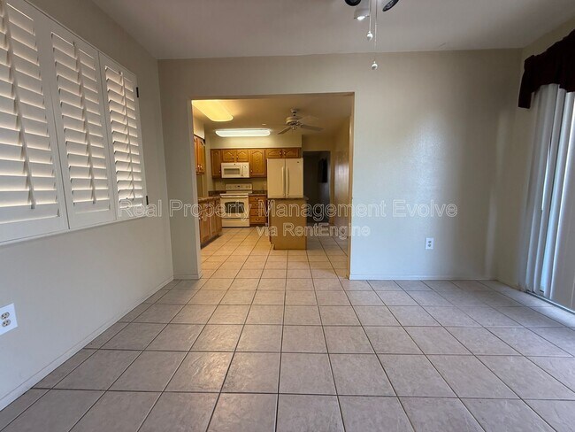 Building Photo - 17026 N 96th Ave
