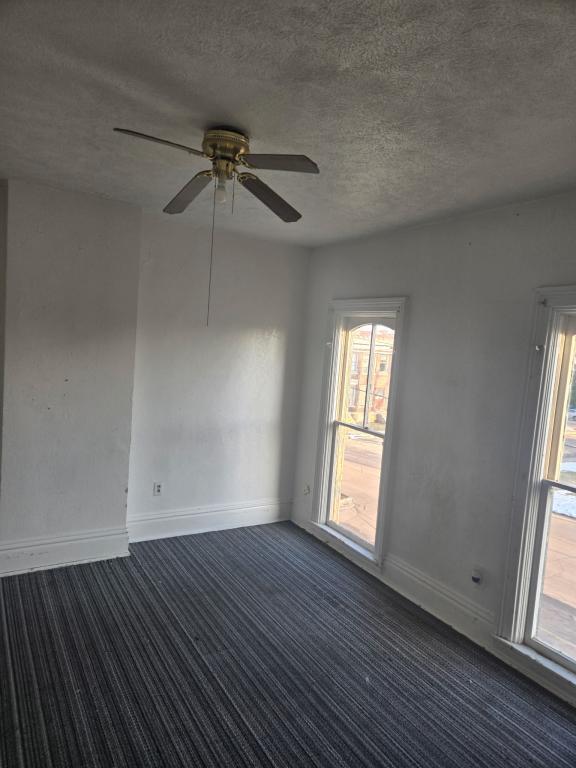 Building Photo - 538 W Broadway St