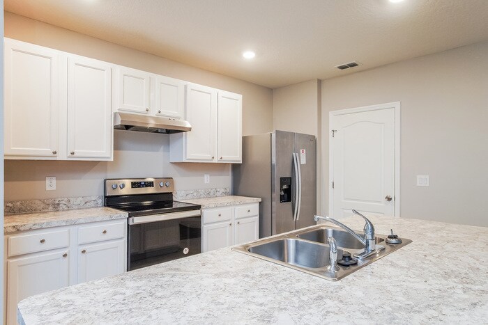 Building Photo - 1064 Cambridge Dr