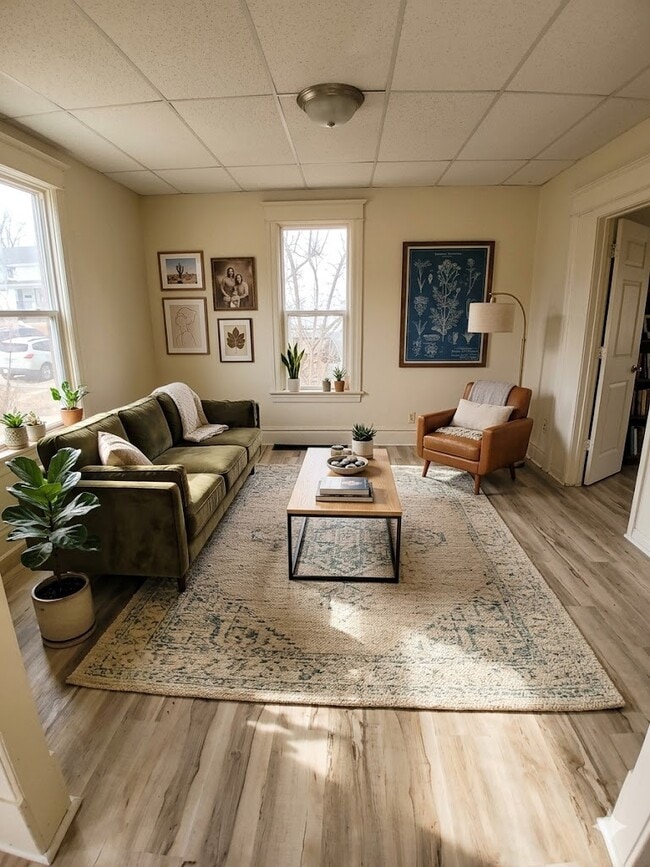 Building Photo - 231 Forest Ave