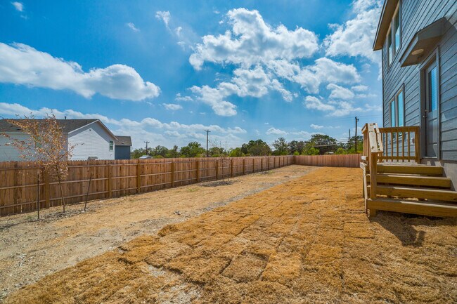 Building Photo - 5202Morgan Crest