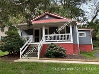 Building Photo - 66 Branning St