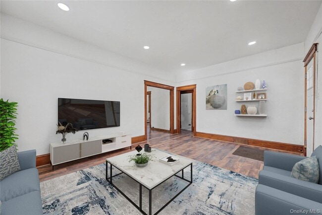 Building Photo - 44 Cedar Ave